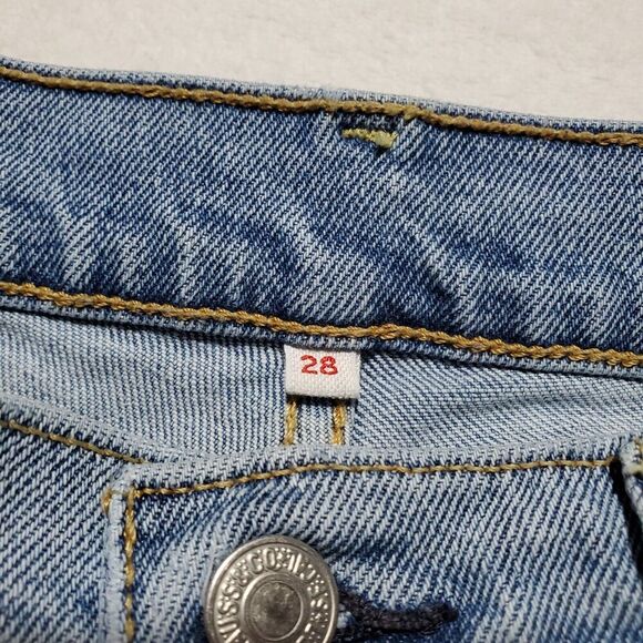 Levis Jeans Women's 28 Blue Wedgie Fit Ankle Denim Button Fly - Picture 3 of 12